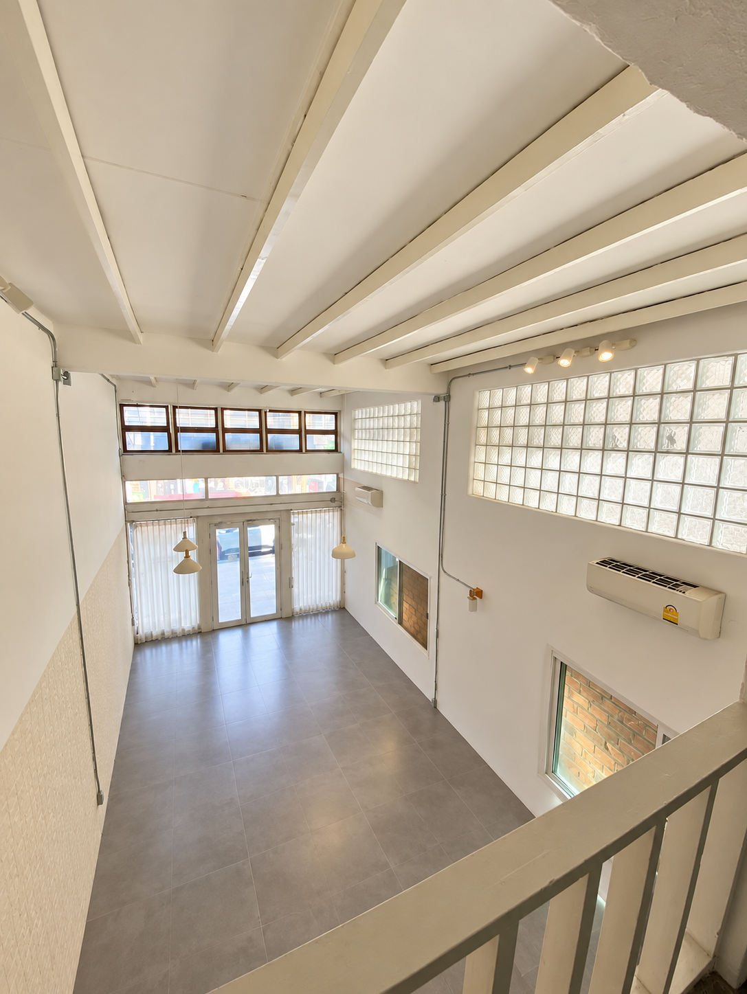 🏢 COMMERCIAL BUILDING FOR SALE THAPAE ROAD, CHIANG MAI photo 2