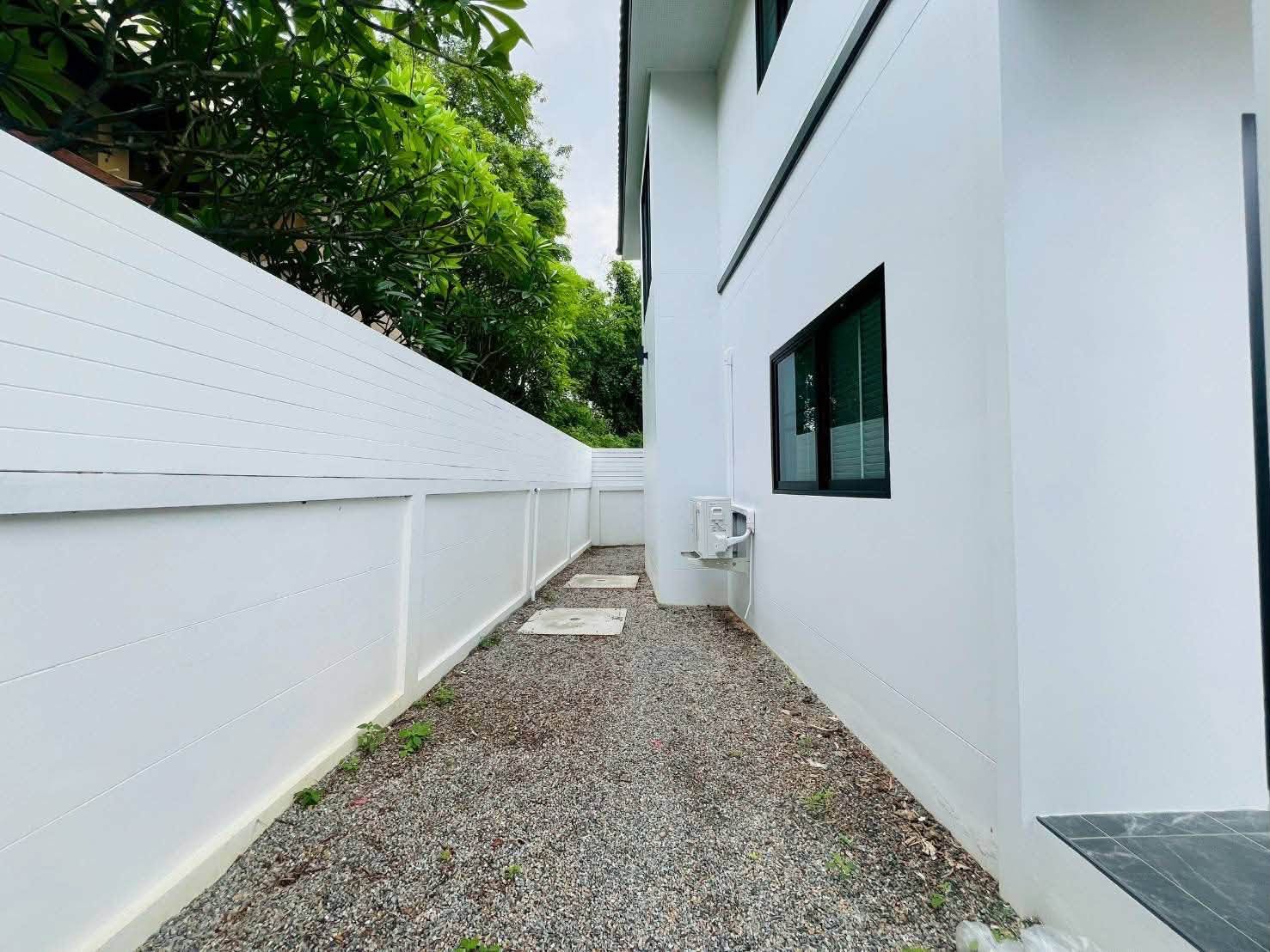 Contemporary Semi-Detached Home for Sale & Rent Near Kad Farang | Hang Dong, Chiang Mai photo 10