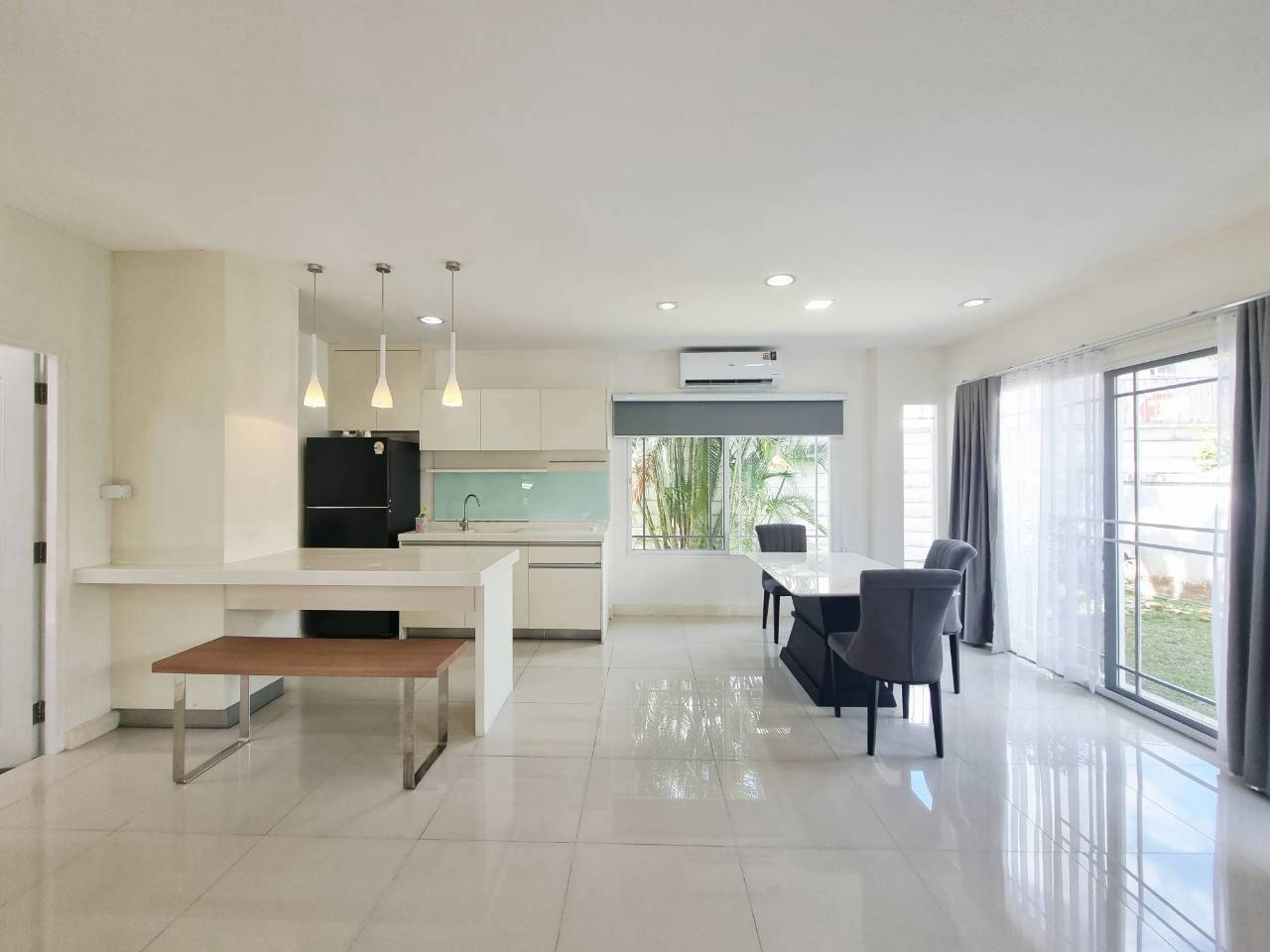 4 Bedroom House for Rent at Serene Lake Chiang Mai | 340 Sq.m. Near APISP photo 9
