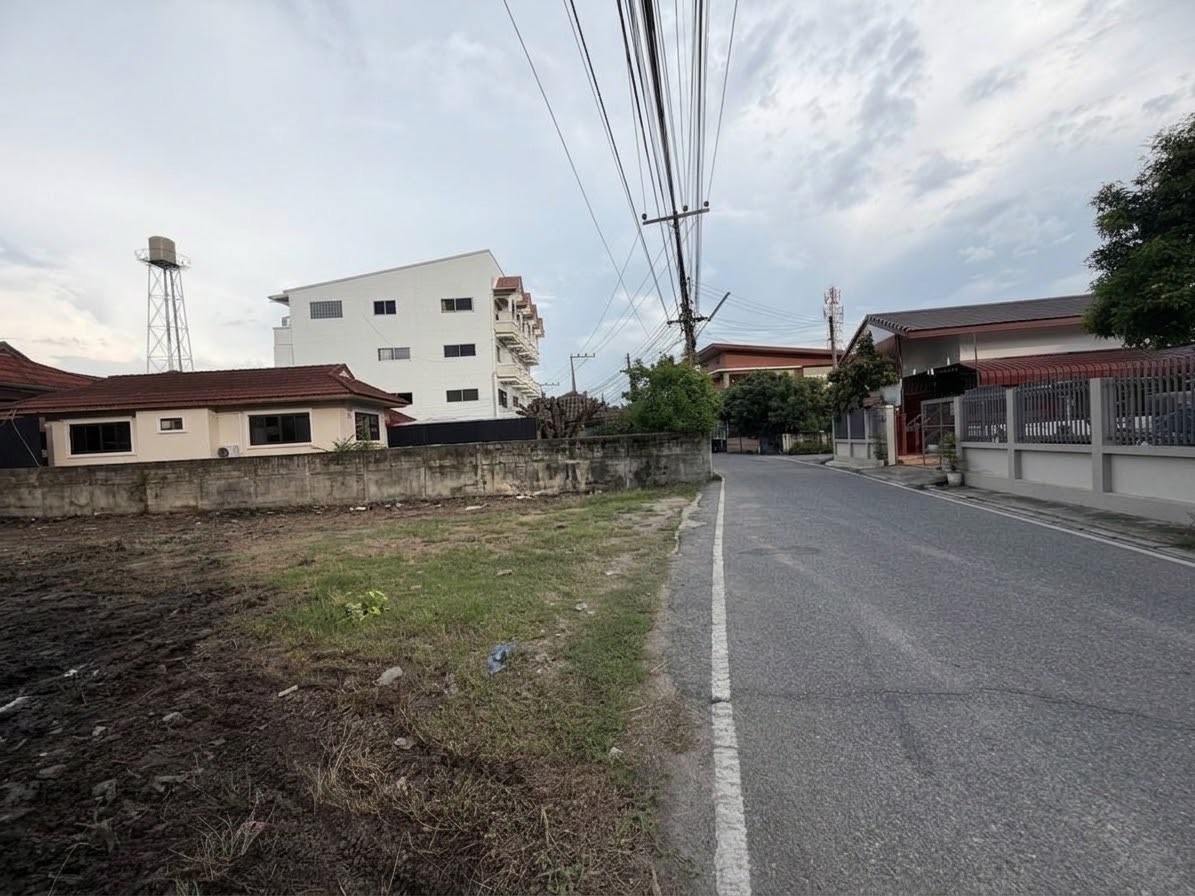 Land for Sale in Mae Hia Chiang Mai | 121–126 Sq.Wah Near Hang Dong Road photo 4