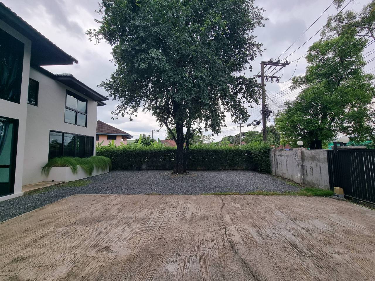 Modern Industrial House for Sale Chiang Mai | 4BR, 120 Sq.Wah Near Ruamchok photo 18