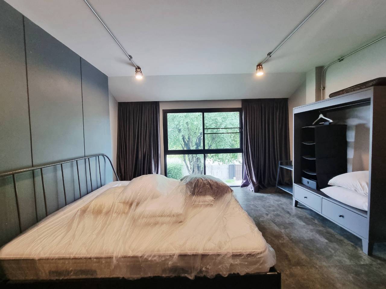 Modern Industrial House for Sale Chiang Mai | 4BR, 120 Sq.Wah Near Ruamchok photo 10