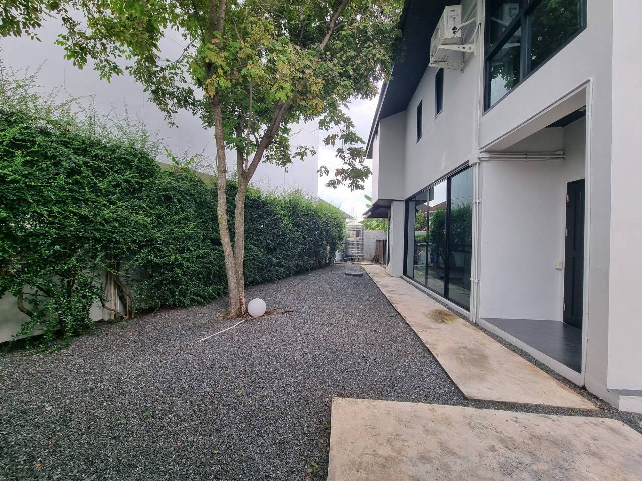 Modern Industrial House for Sale Chiang Mai | 4BR, 120 Sq.Wah Near Ruamchok photo 15