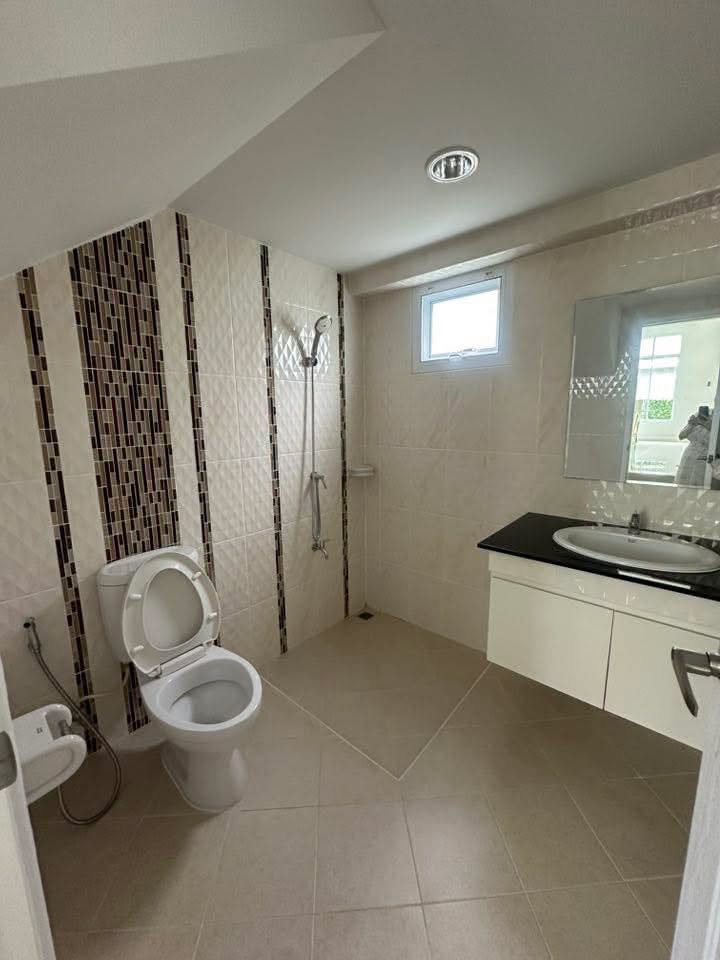 4 Bedroom House for Sale & Rent in San Kamphaeng Chiang Mai | Near UCIS photo 12
