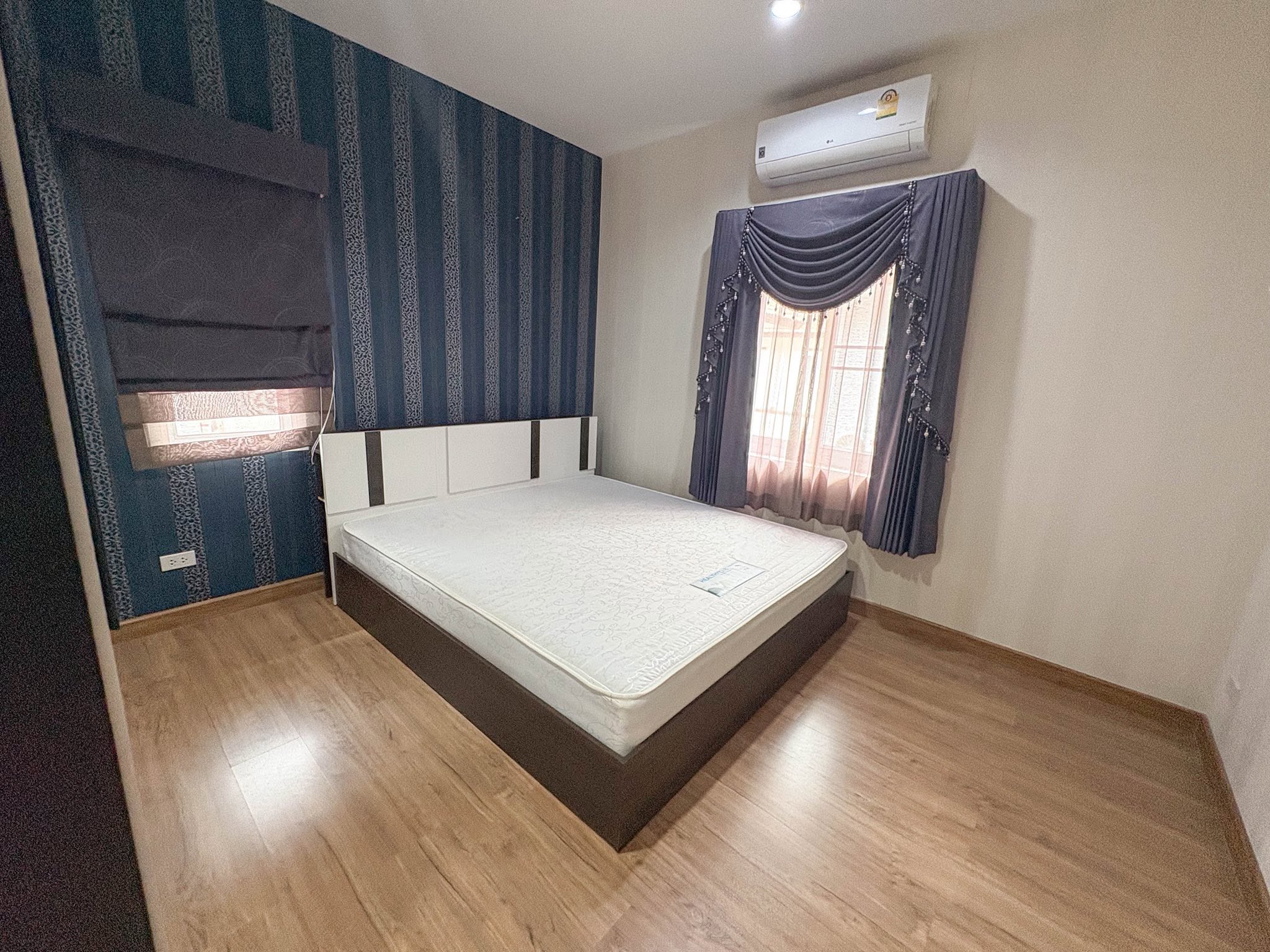 Two Adjacent Houses for Rent in San Kamphaeng Chiang Mai | 6 Bedrooms photo 7