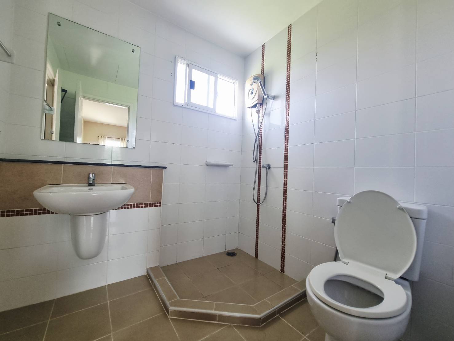 Pet Friendly 3 Bedroom House for Rent in San Kamphaeng | THB 17K photo 9