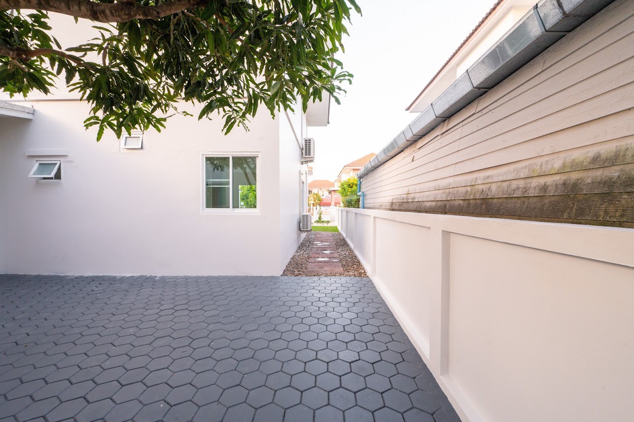 Renovated 4 Bedroom House for Sale in San Kamphaeng | THB 4.39M photo 25