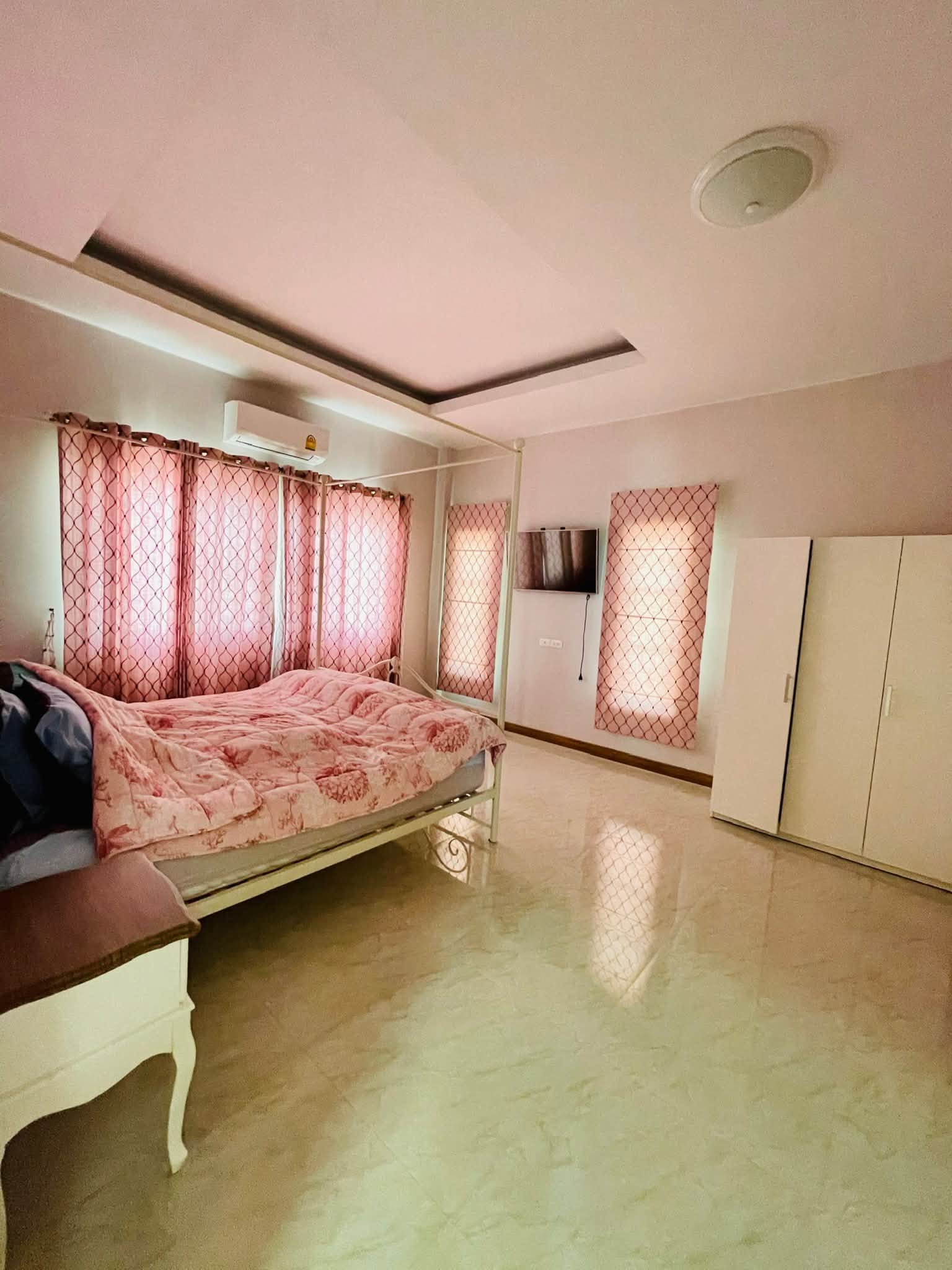 Pet Friendly 4 Bedroom House for Rent Near Panyaden Chiang Mai | 1.3 km photo 7