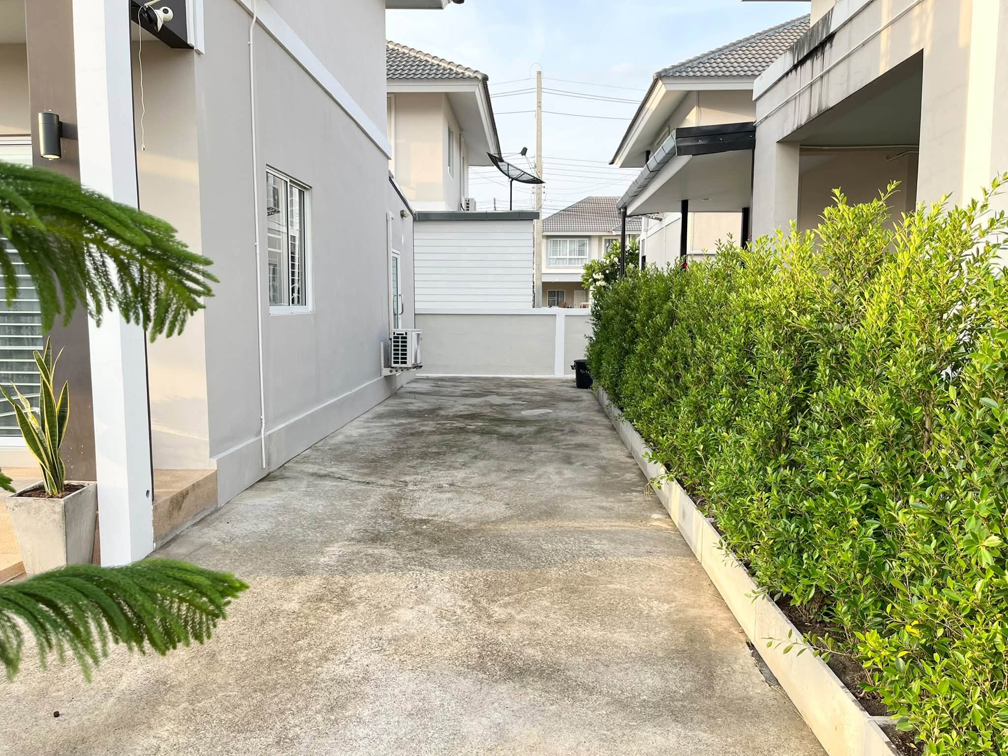 3 Bedroom House with Home Office for Rent in San Kamphaeng | THB 22K photo 15