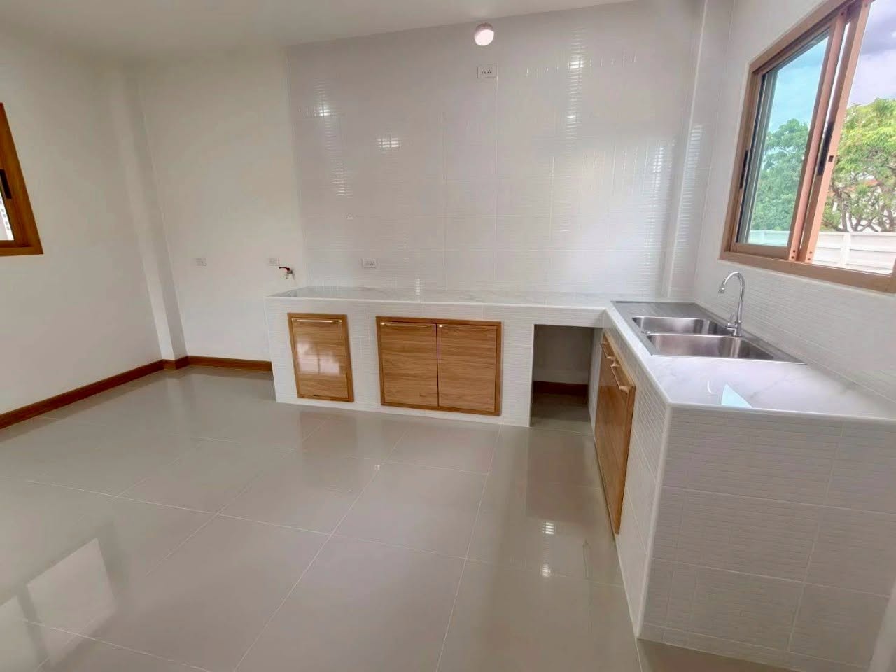 3 International Schools Within 8–11 Minutes | Family Home in Hang Dong photo 4