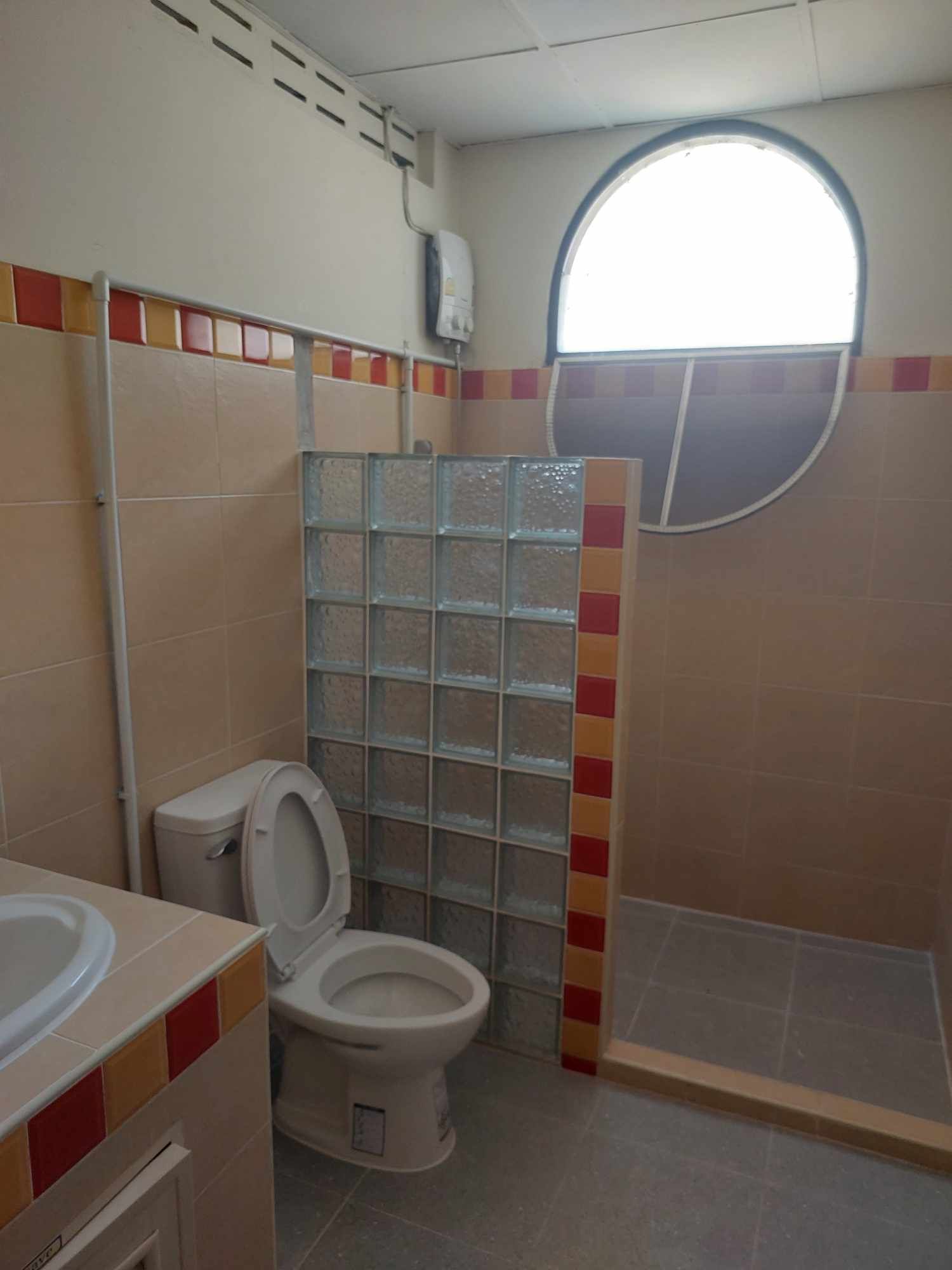 400 Sq.m. Townhome for Rent in Chang Khlan Chiang Mai | THB 25K photo 15