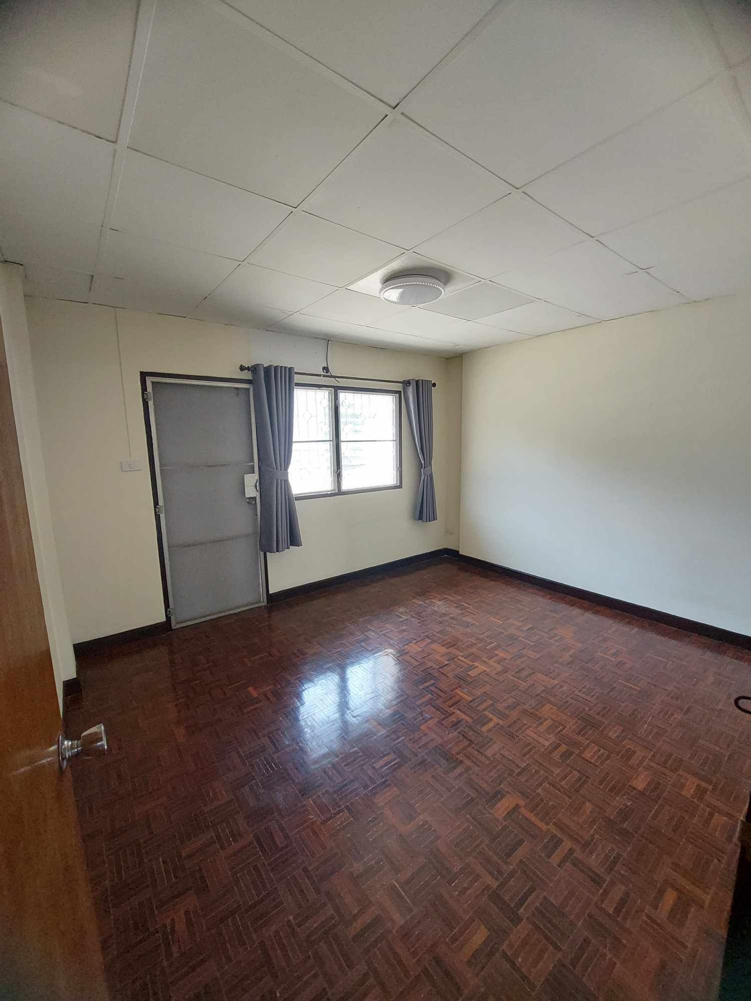 400 Sq.m. Townhome for Rent in Chang Khlan Chiang Mai | THB 25K photo 11