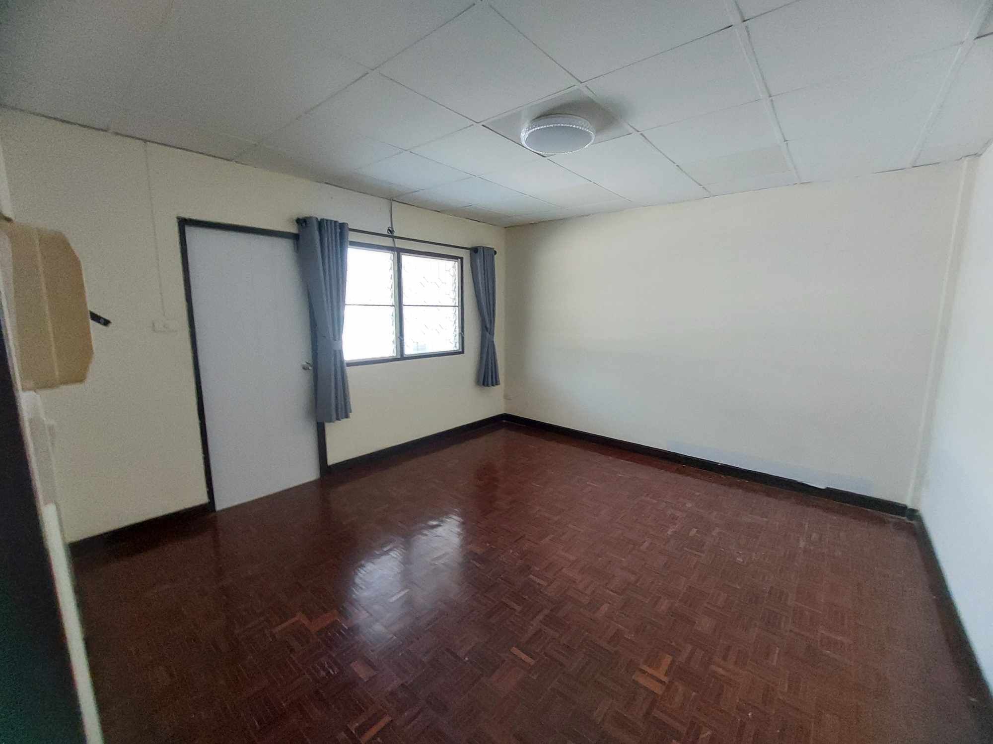 400 Sq.m. Townhome for Rent in Chang Khlan Chiang Mai | THB 25K photo 10