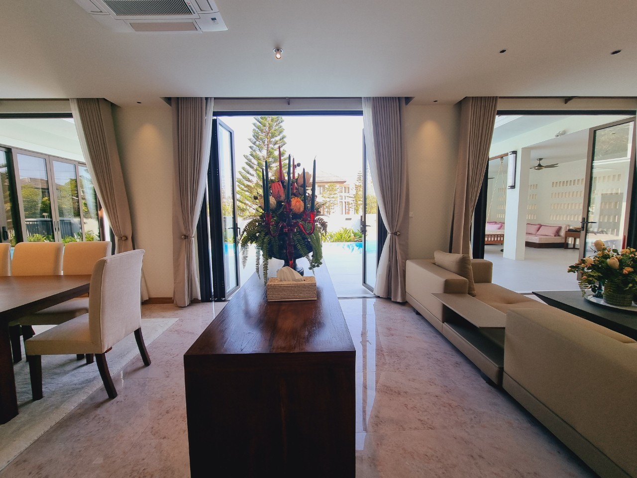 Luxury 5 Bedroom Pool Villa for Sale in Nong Phueng Saraphi | 740 Sq.m. photo 6