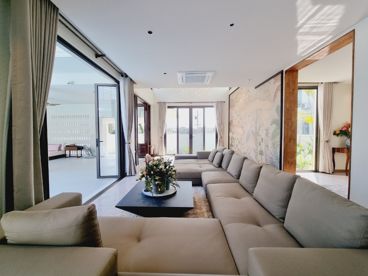 Luxury 5 Bedroom Pool Villa for Sale in Nong Phueng Saraphi | 740 Sq.m. photo 3