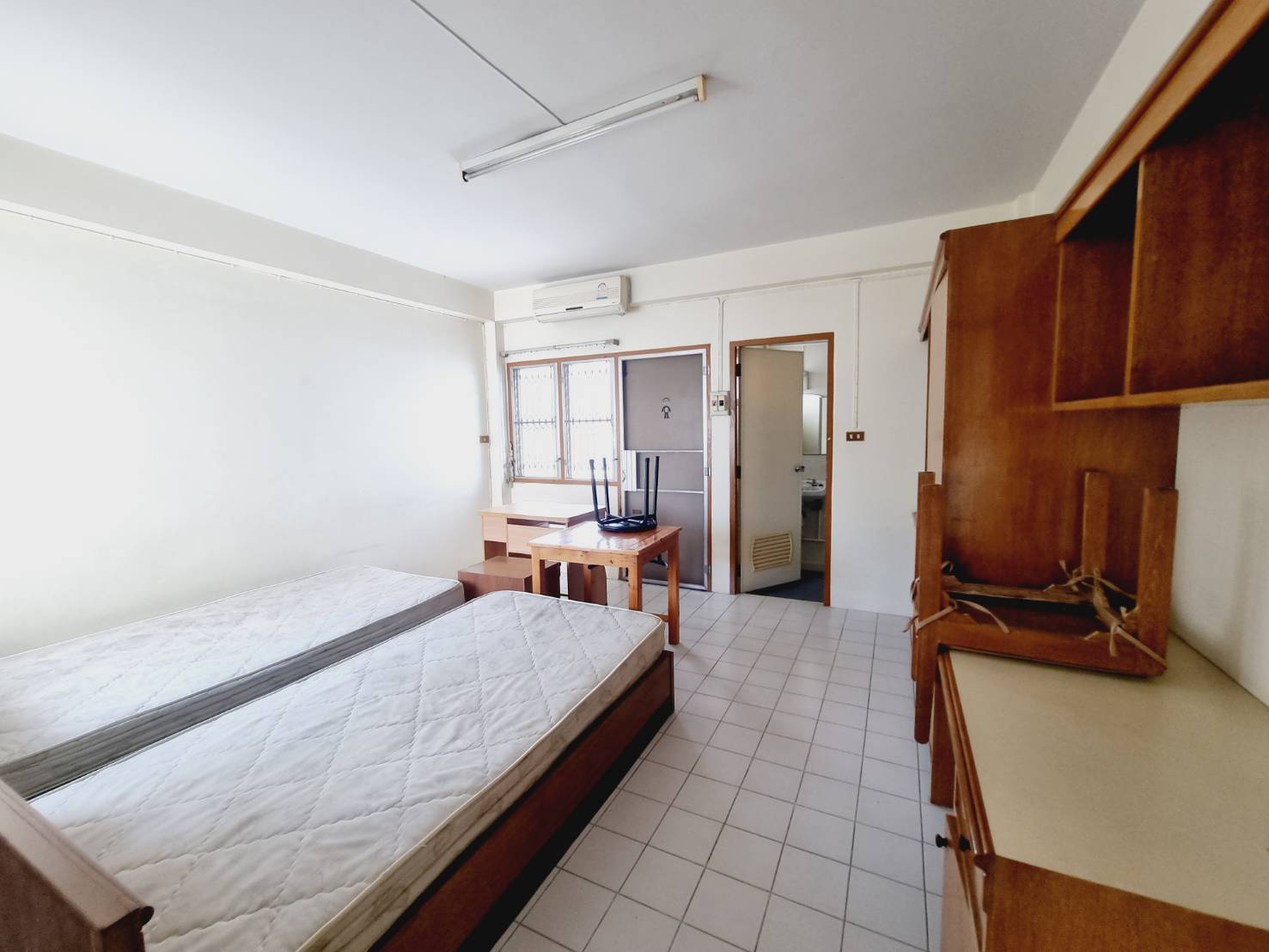4-Storey Commercial Building for Rent Near Nimman Chiang Mai | 12 Rooms photo 12
