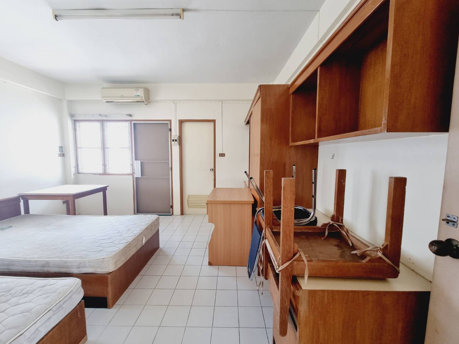 4-Storey Commercial Building for Rent Near Nimman Chiang Mai | 12 Rooms photo 8