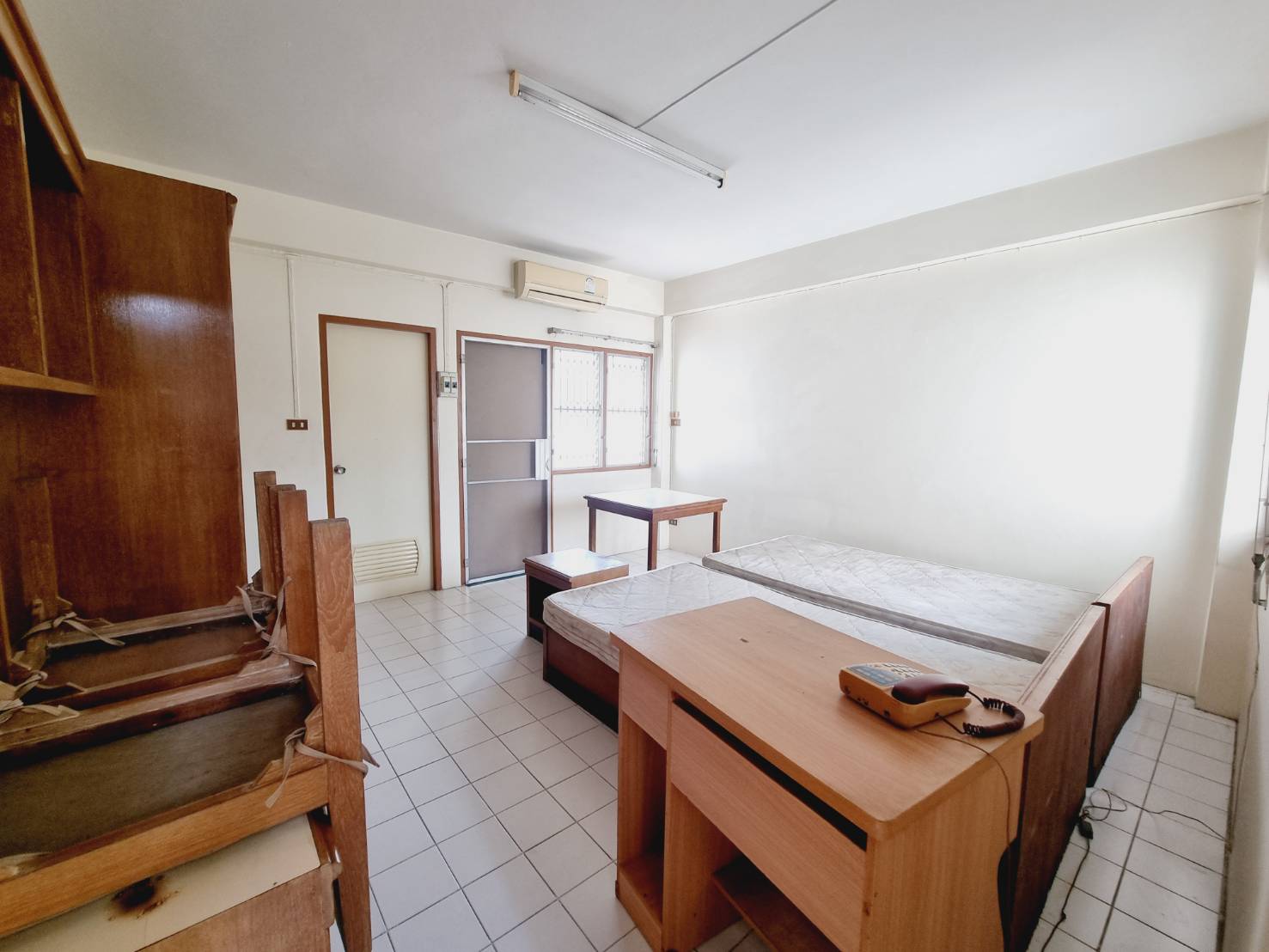 4-Storey Commercial Building for Rent Near Nimman Chiang Mai | 12 Rooms photo 9