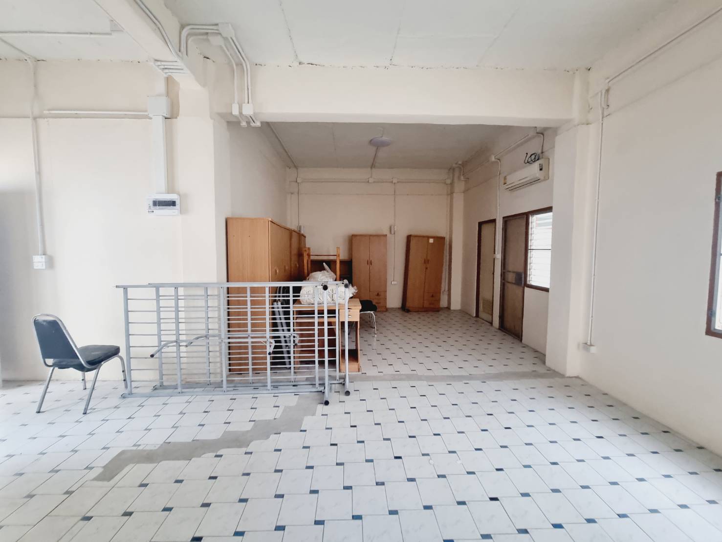 4-Storey Commercial Building for Rent Near Nimman Chiang Mai | 12 Rooms photo 5