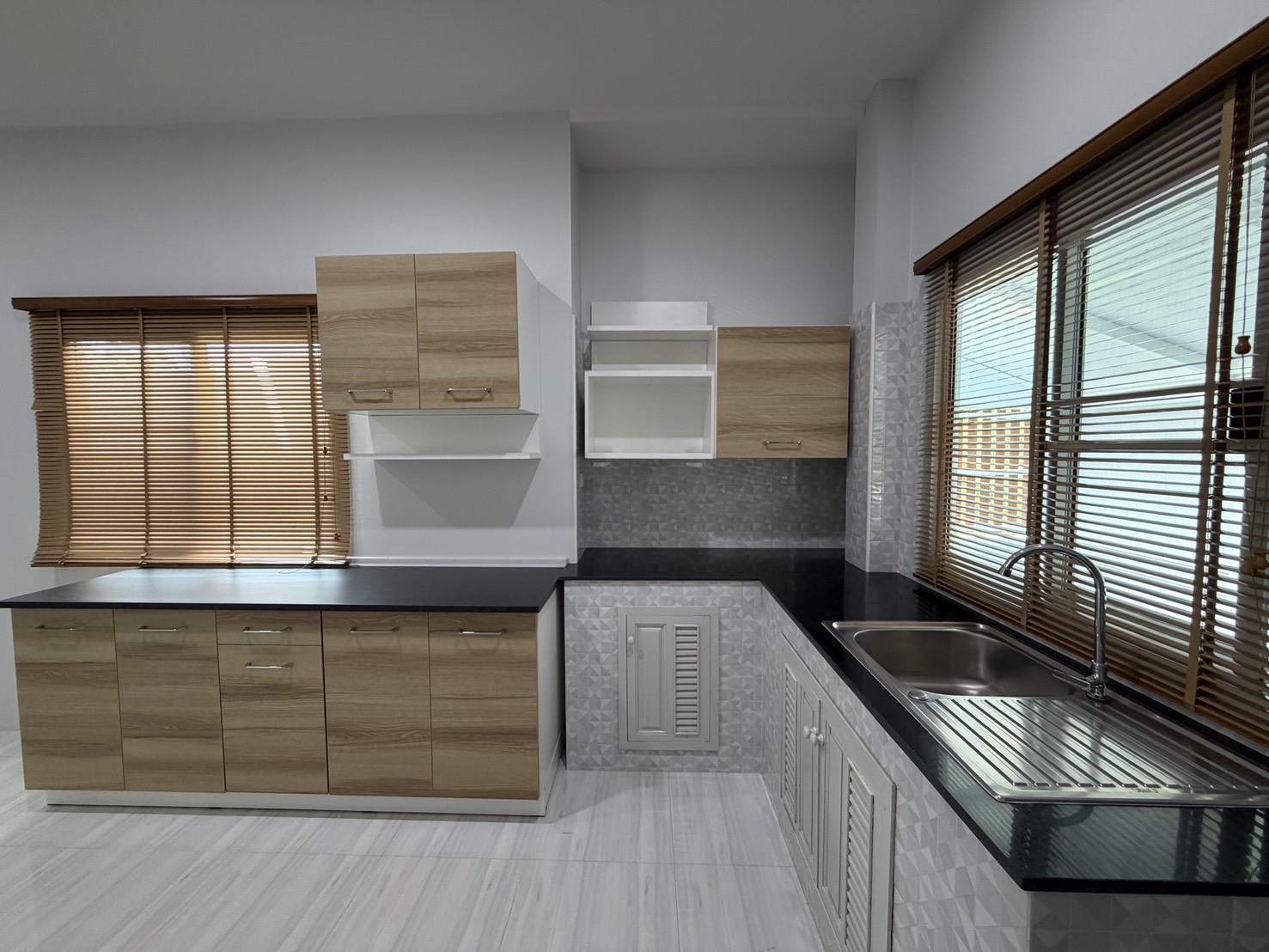 2 Bedroom House for Rent Near Chao Samran Beach Phetchaburi | THB 15K photo 4