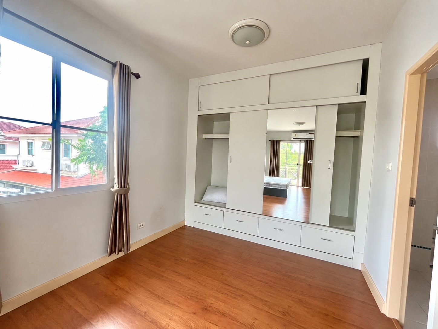Pet Friendly 3 Bedroom House with Home Office for Rent in Mae Hia | THB 25K photo 8