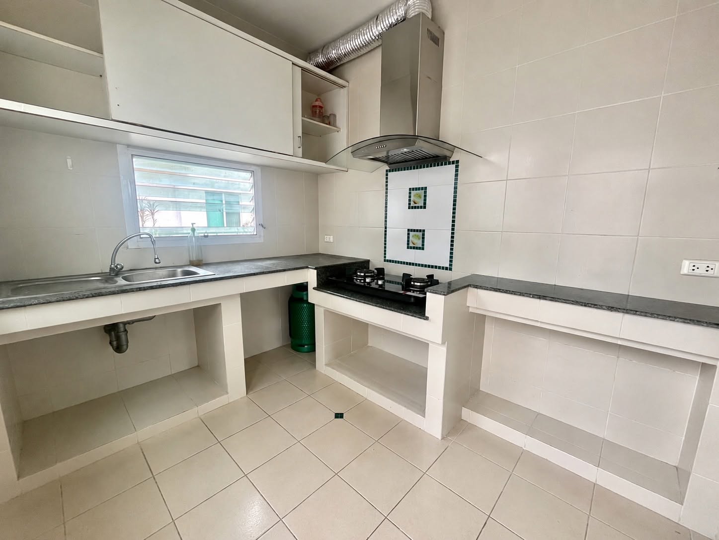 Pet Friendly 3 Bedroom House with Home Office for Rent in Mae Hia | THB 25K photo 4