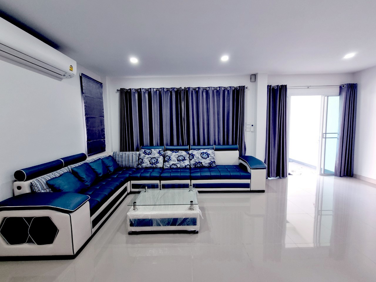 🚨 THB 4.5M! 4-Bedroom Family Home | 2 Mins to Kad Farang • 4 Mins to SBS photo 2