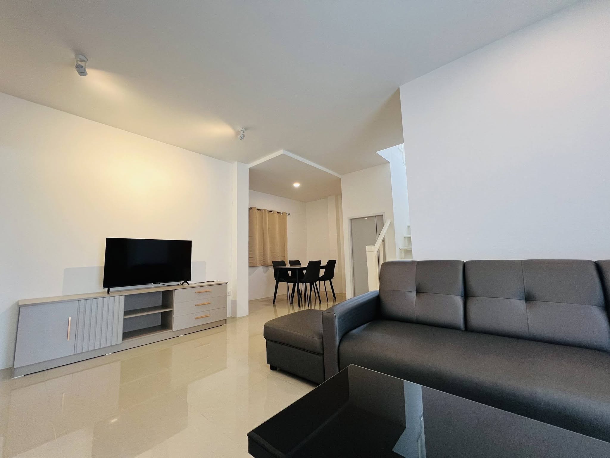Pet Friendly 4 Bedroom House for Rent in San Pu Loei | THB 16K photo 2