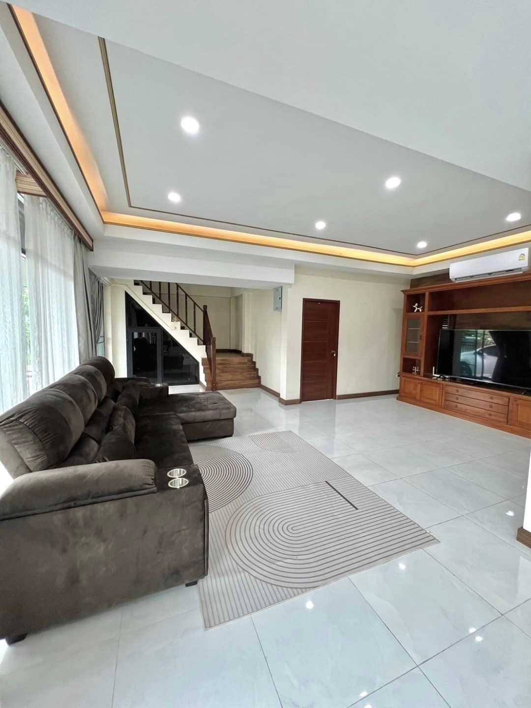 6 Bedroom Pool Villa in Pa Daet Chiang Mai | Near Lanna International School photo 2