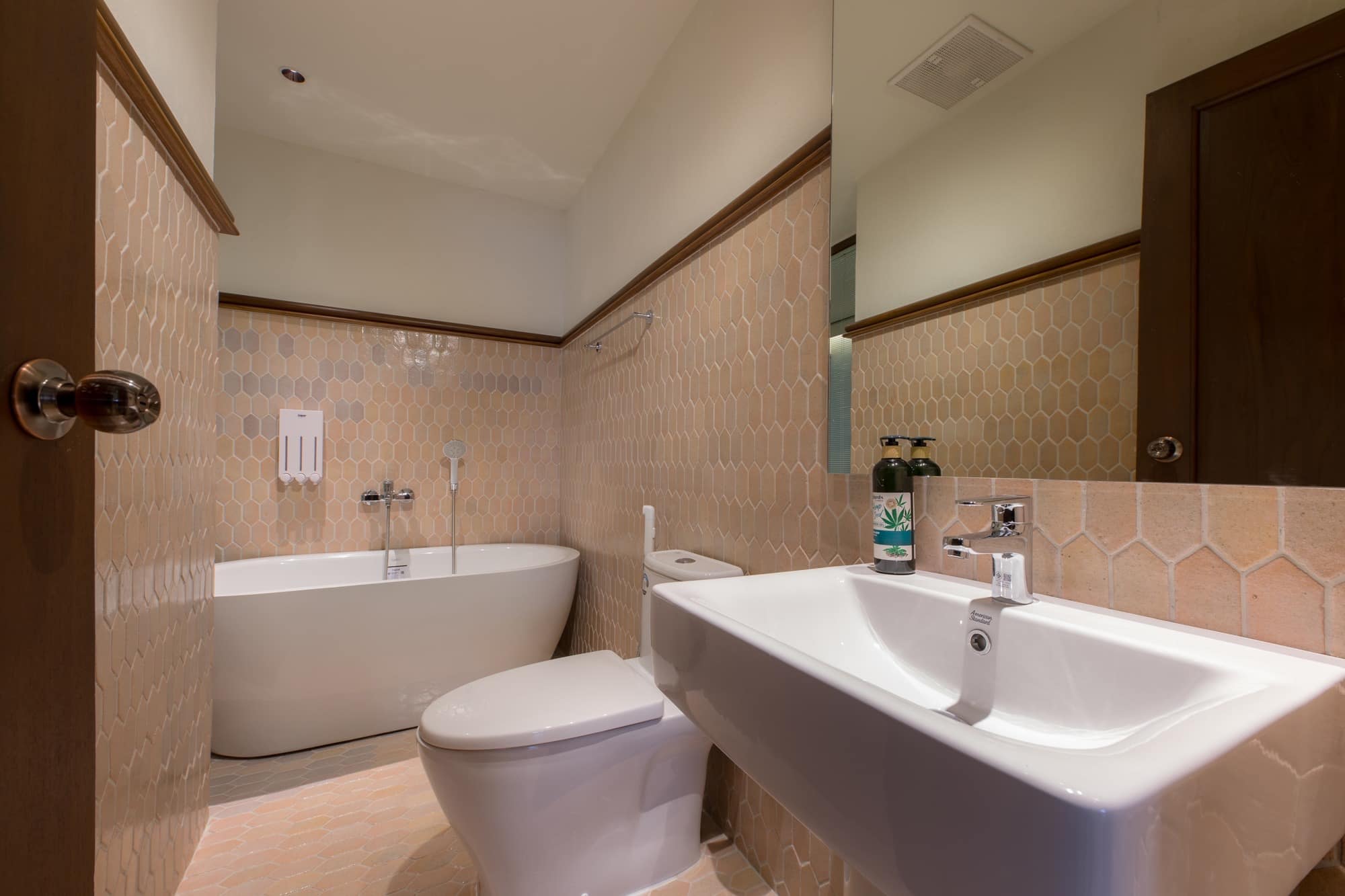 Luxury 4 Bedroom Villa for Rent in Chang Khlan Chiang Mai | City Center photo 19