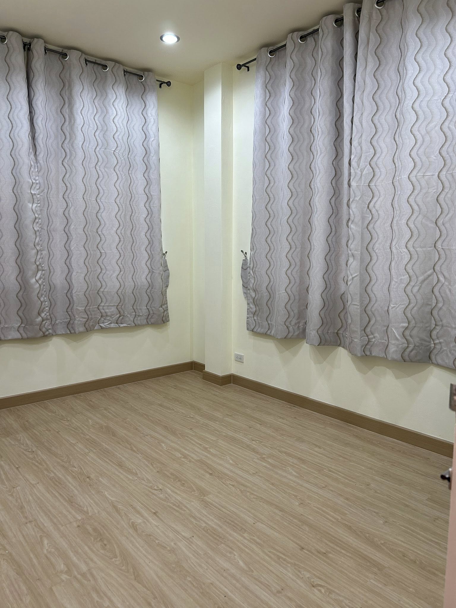 3 Bedroom Corner House for Rent in San Kamphaeng Chiang Mai | THB 23K photo 9