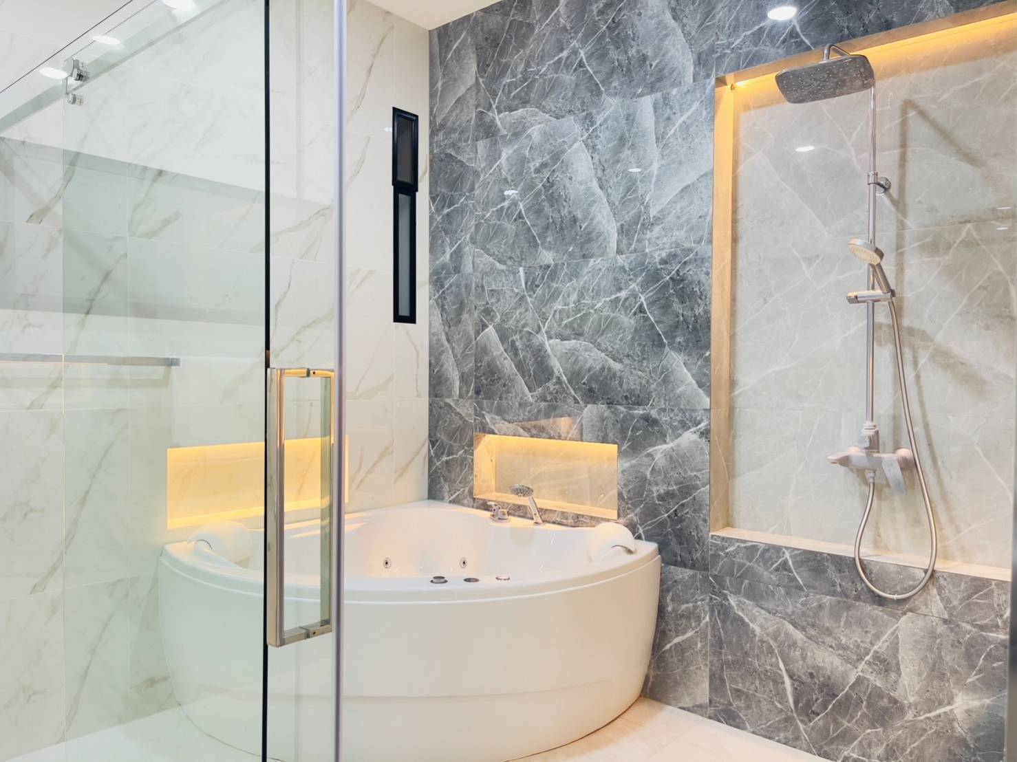 Luxury Pool Villa & Private Estate for Rent in Hang Dong Chiang Mai | 2.76 Rai photo 22