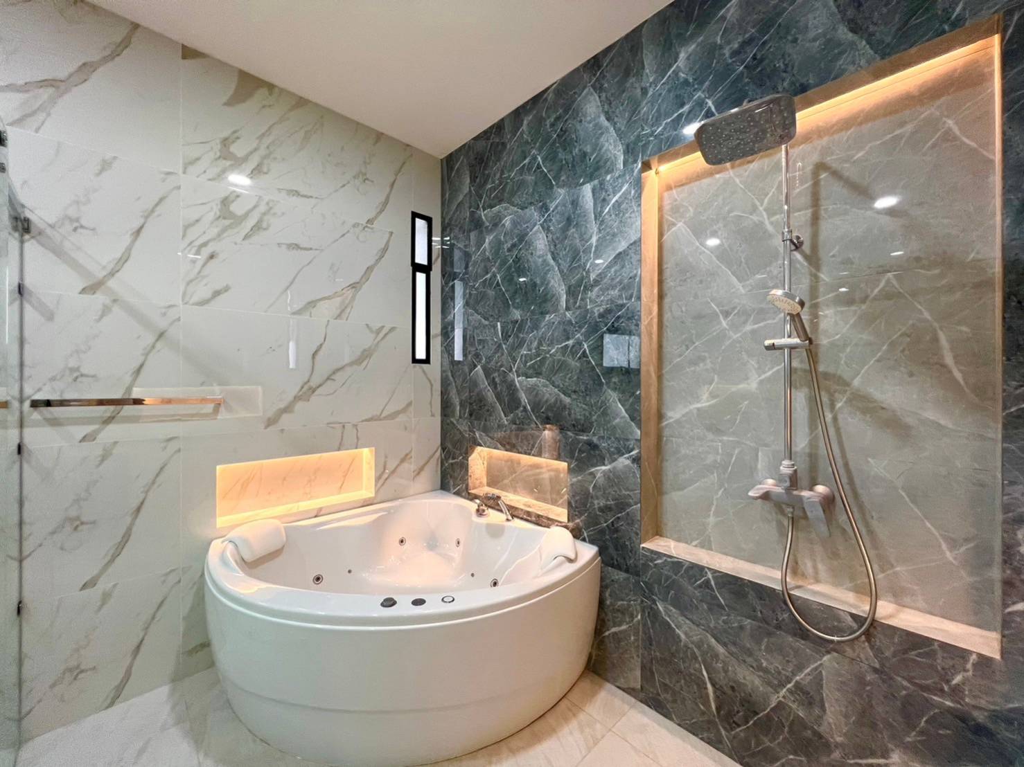Luxury Pool Villa & Private Estate for Rent in Hang Dong Chiang Mai | 2.76 Rai photo 23