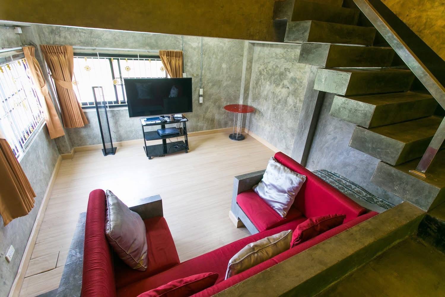 Riverfront House for Rent in Chiang Mai | 4BR Rooftop Ping River View photo 2