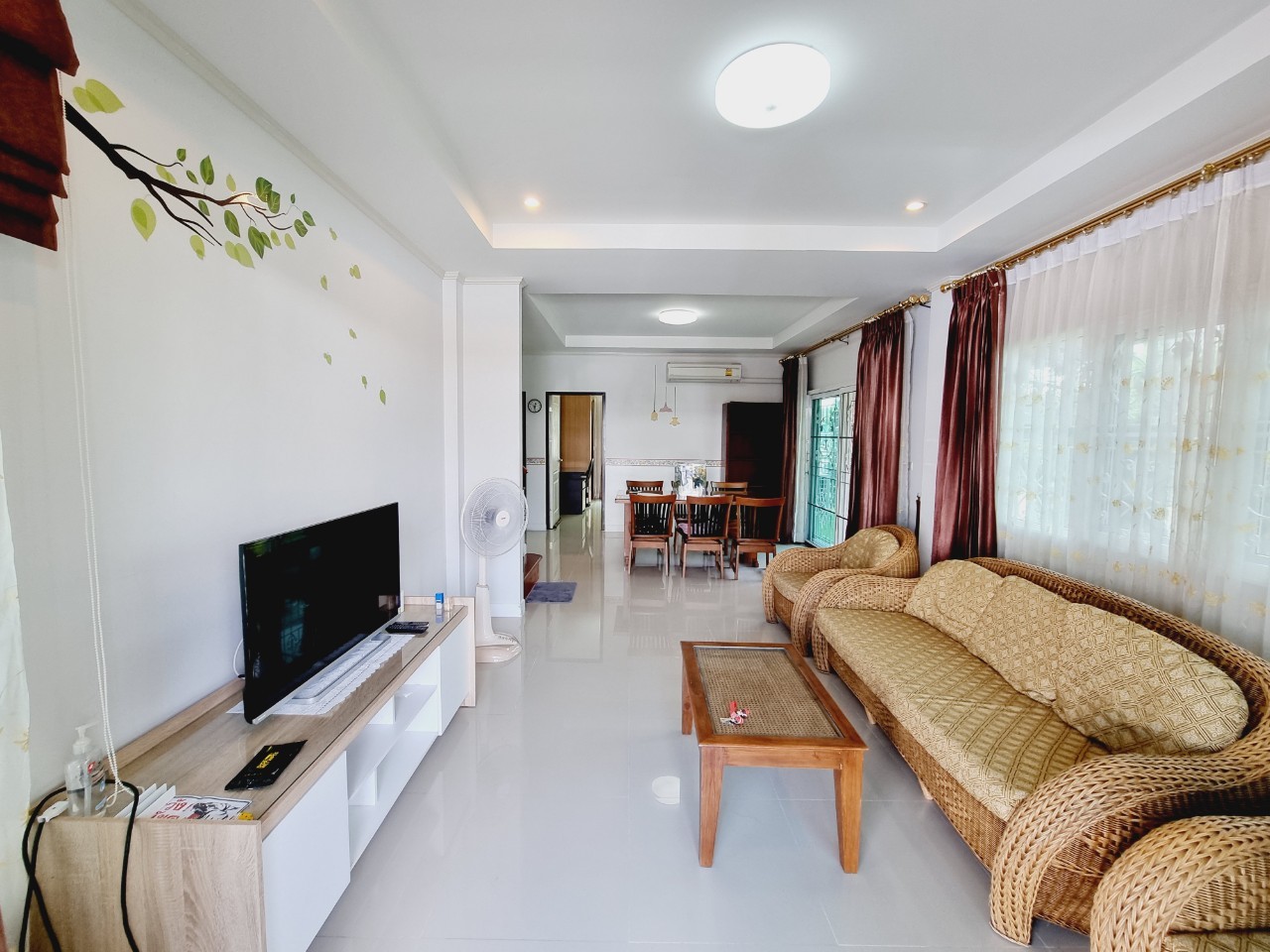 🏡 PET-FRIENDLY FAMILY HOME IN MAE HIA | 4 BEDROOMS + LARGE GARDEN photo 2