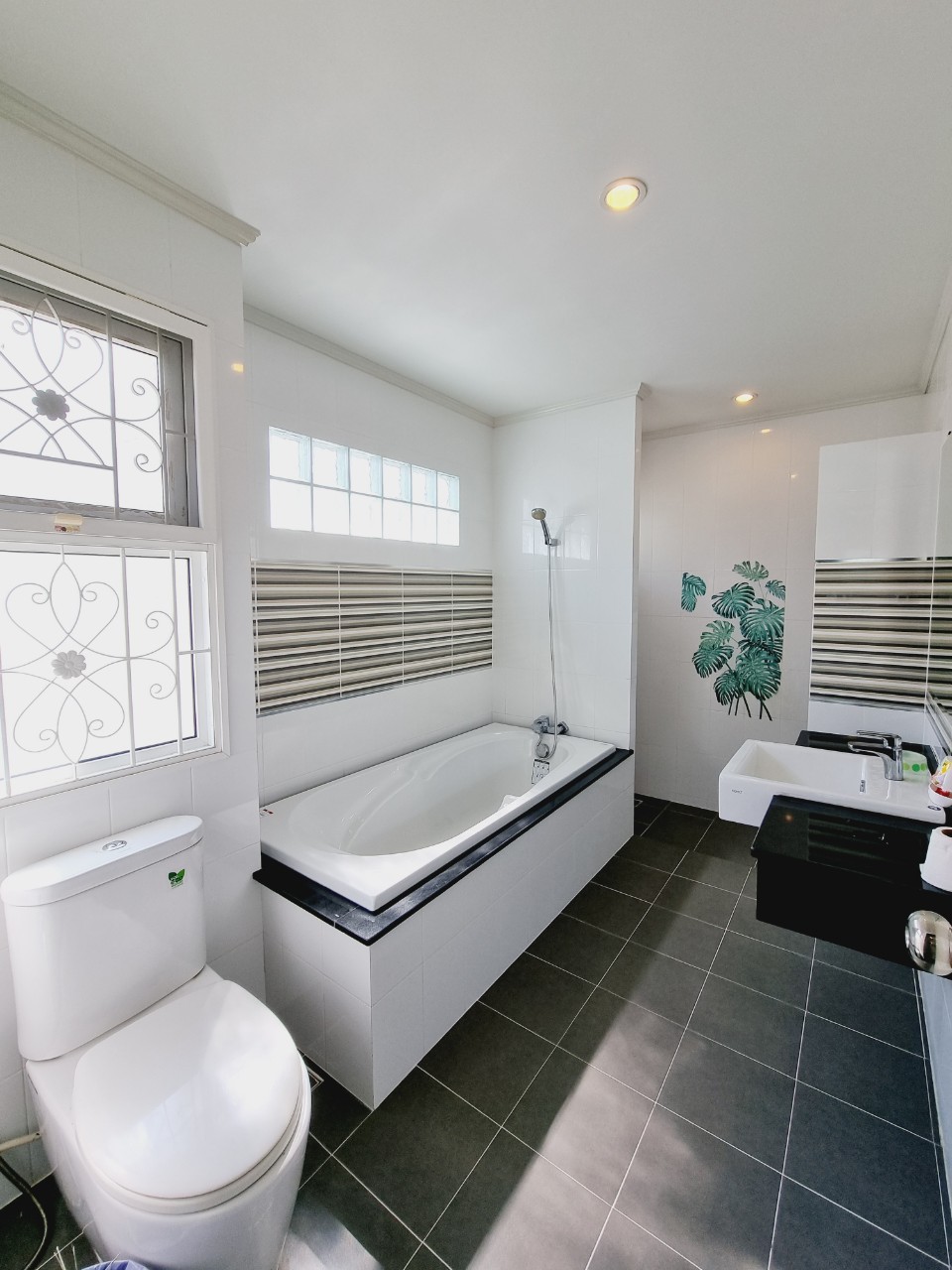 🏡 PET-FRIENDLY FAMILY HOME IN MAE HIA | 4 BEDROOMS + LARGE GARDEN photo 10