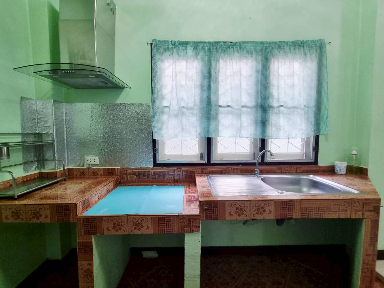 3 Bedroom House for Rent Near Kad Farang Hang Dong | THB 13K photo 5