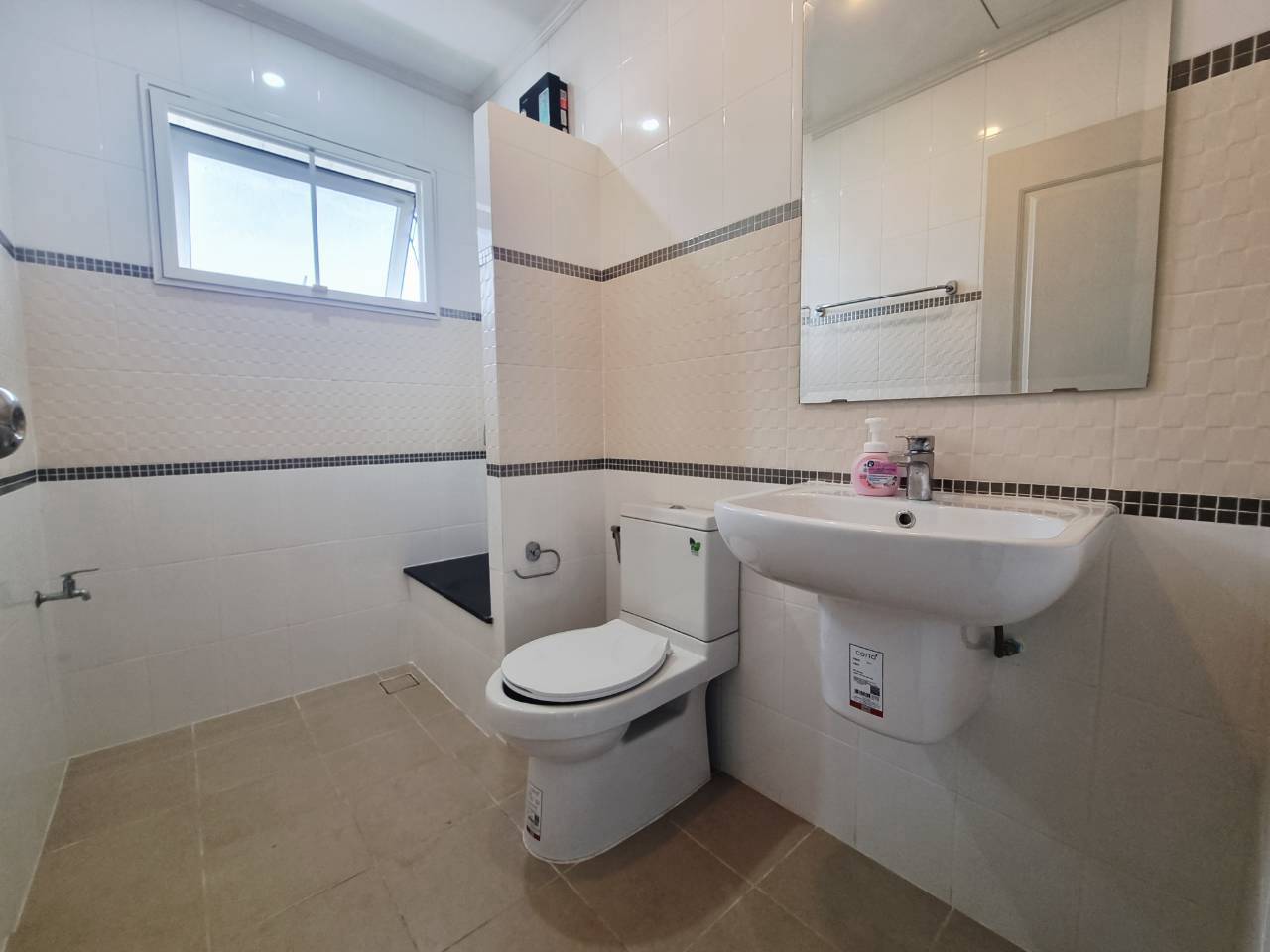 4BR House for Sale & Rent Near Sarasas Witaed Lanna | 850m photo 12