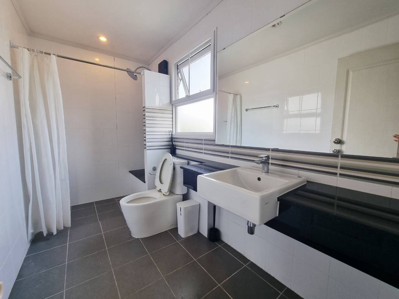 4BR House for Sale & Rent Near Sarasas Witaed Lanna | 850m photo 10