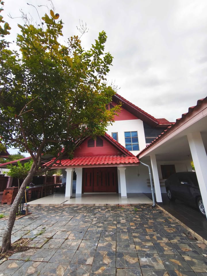 Pet-Friendly 4BR House for Rent Near Panyaden Hang Dong | THB 22K photo 16