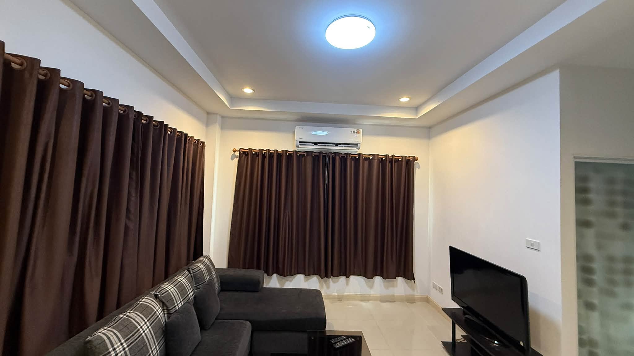 Pet-Friendly 3BR House for Rent Near Lanna International School | THB 15K photo 2