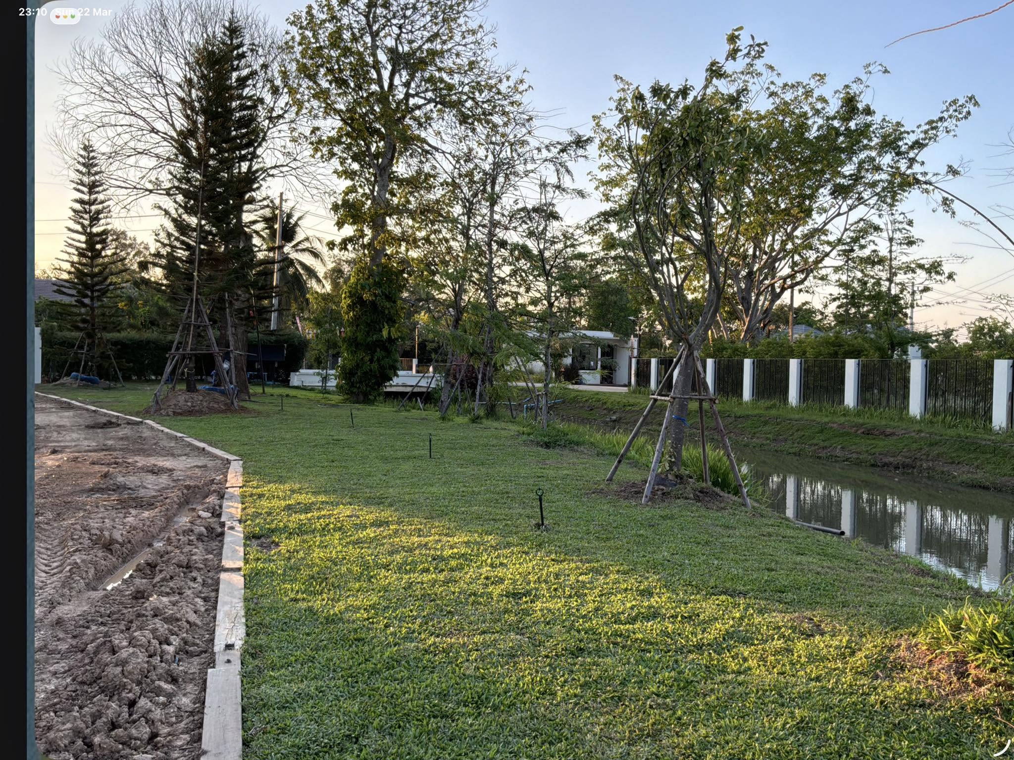 Canal-Front Land for Sale in Saraphi Chiang Mai | 3+ Rai, 218m Waterfront photo 5