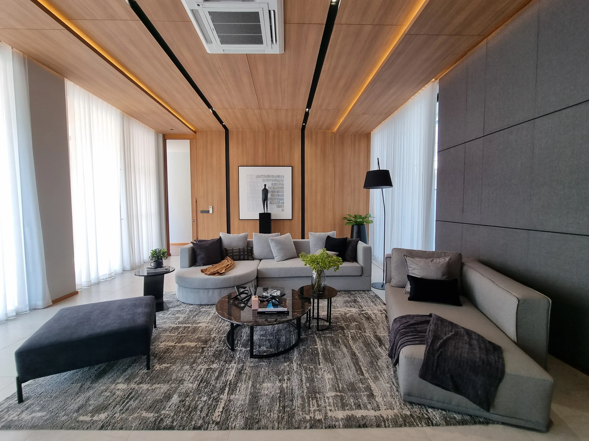 Grand Modern Luxury Mansion for Sale in Hang Dong, Chiang Mai photo 14