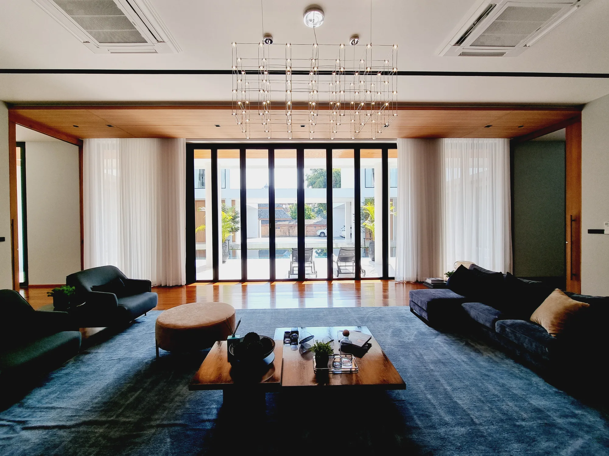 Grand Modern Luxury Mansion for Sale in Hang Dong, Chiang Mai photo 3