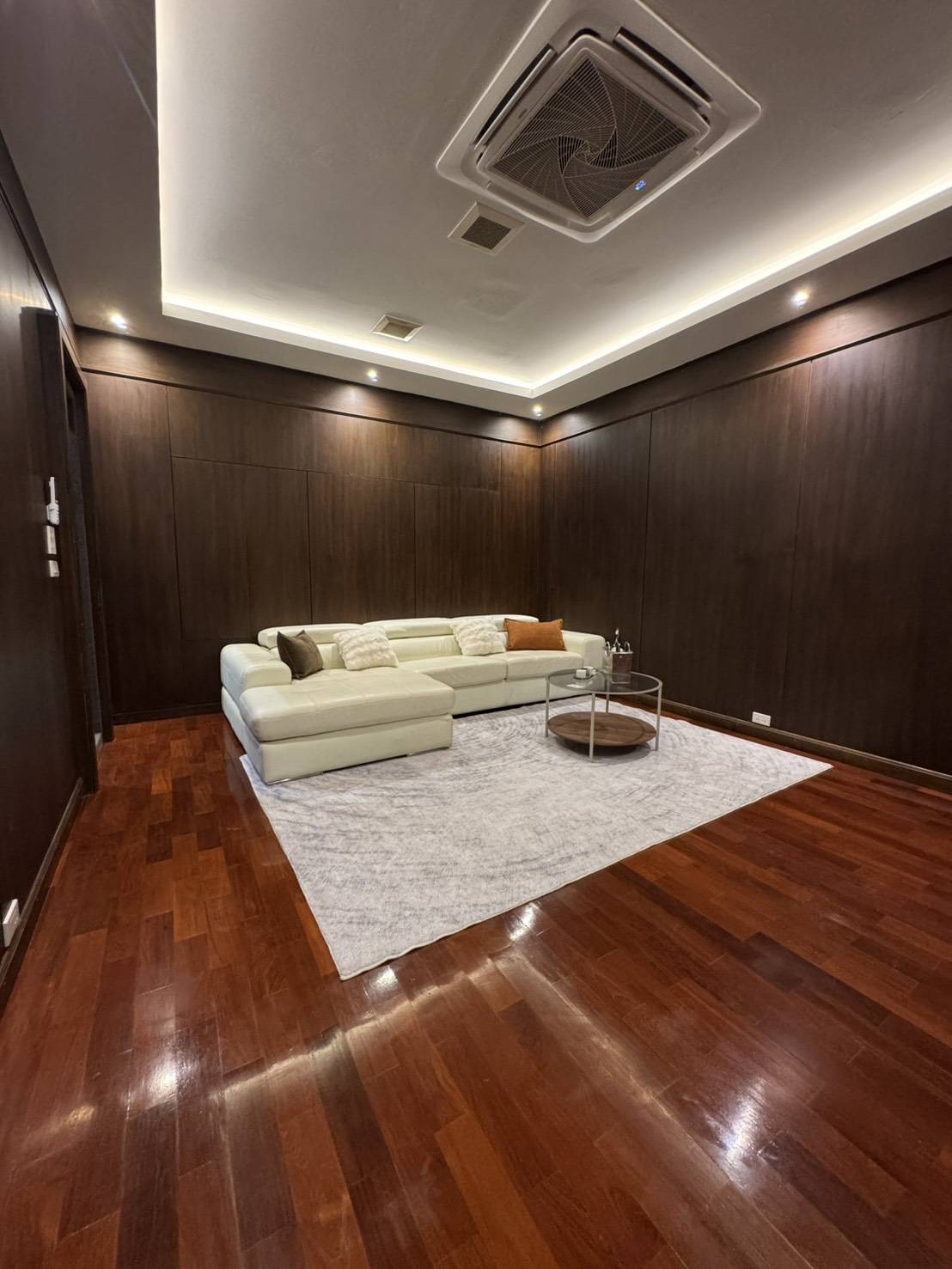 5BR House for Sale in Pa Daet Chiang Mai | Teak Built-Ins photo 11