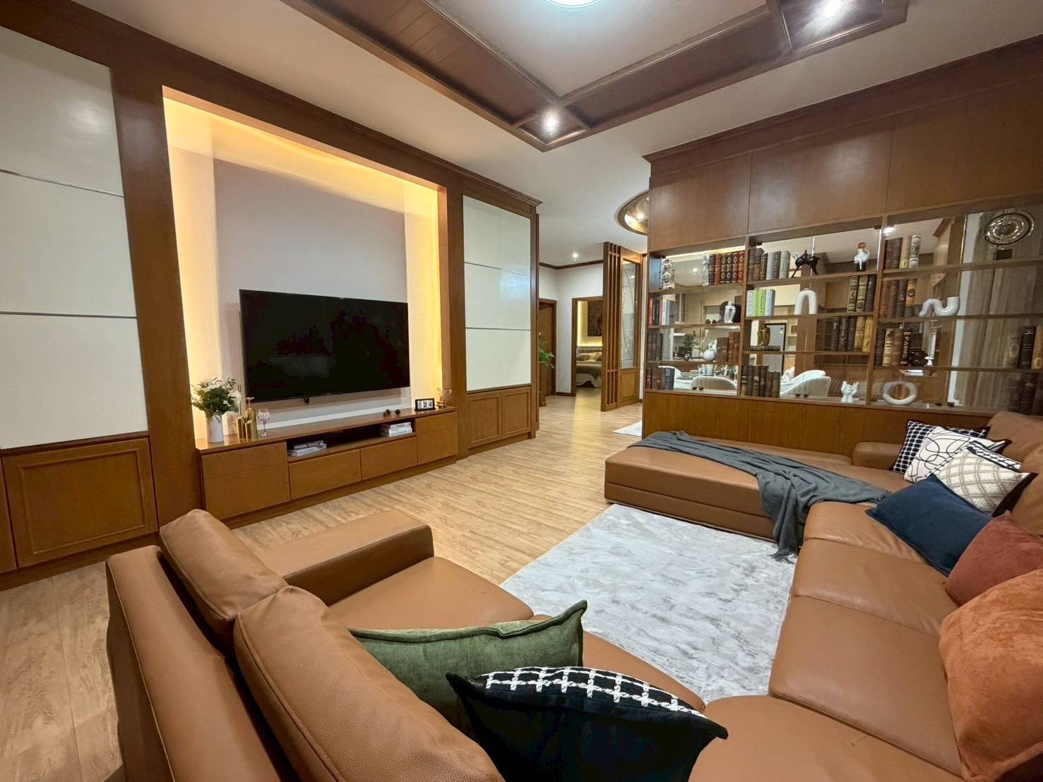 5BR House for Sale in Pa Daet Chiang Mai | Teak Built-Ins photo 4