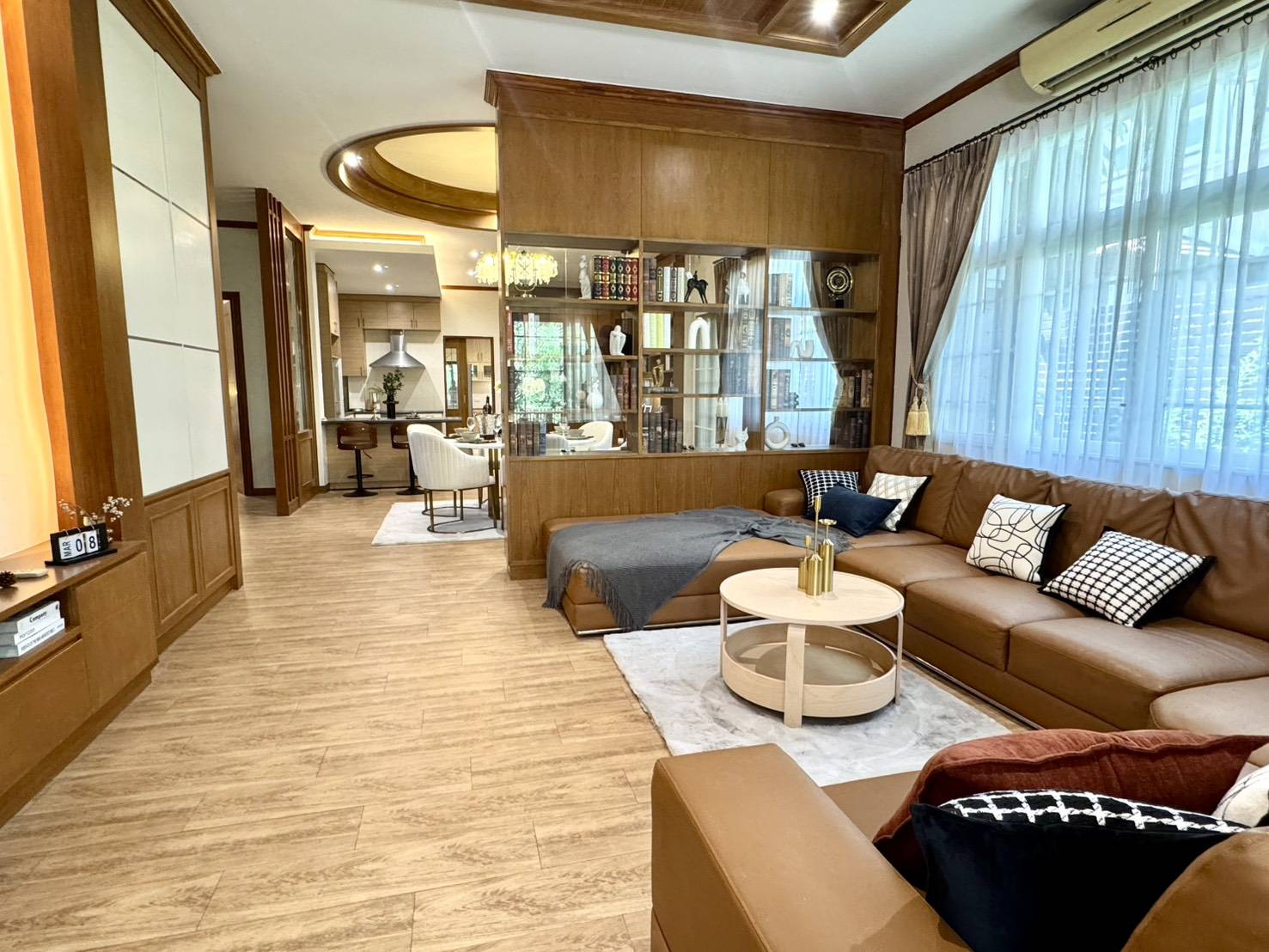 5BR House for Sale in Pa Daet Chiang Mai | Teak Built-Ins photo 2