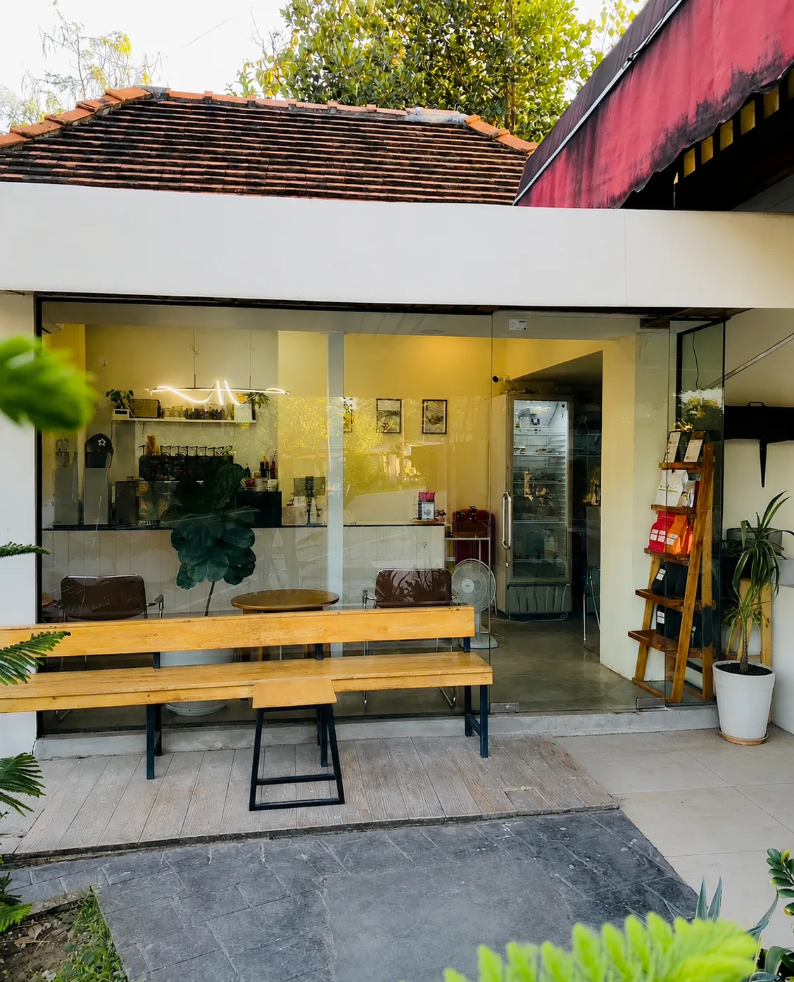 Investment Property for Sale Chiang Mai | 16 Rooms, Laundry & Café photo 2