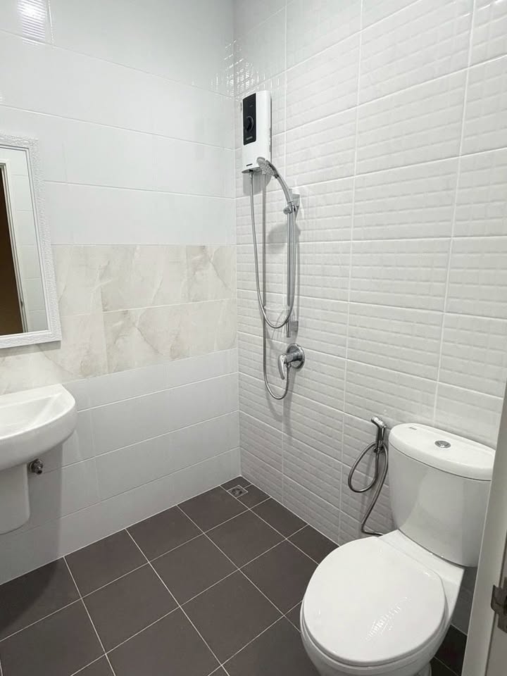 3BR Townhome for Rent in Fa Ham Near Ruamchok | THB 22K photo 9