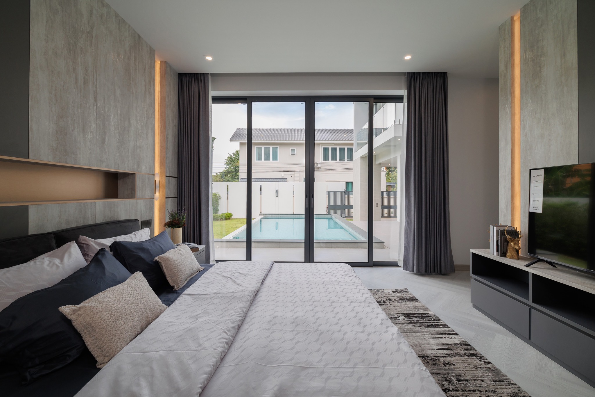 Luxury 4-Bedroom Pool Villa in San Sai | 473 Sq.m. Near Meta Mall photo 7